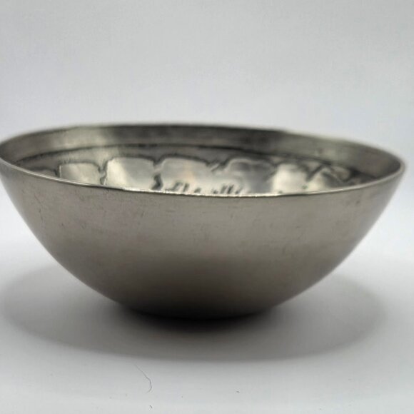 Vintage Studio A Home Silver Tone Metal Catchall Bowl – Etched Floral Pattern - Picture 3 of 4